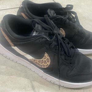 Nike dunk black leopard size 9